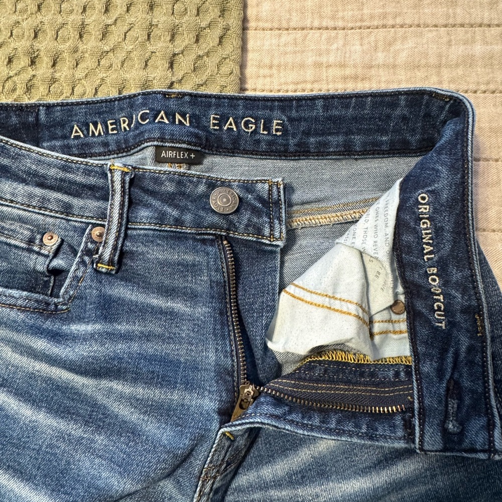 Men’s American Eagle Outfitters original bootcut Blue Jeans - Picture 3 of 4
